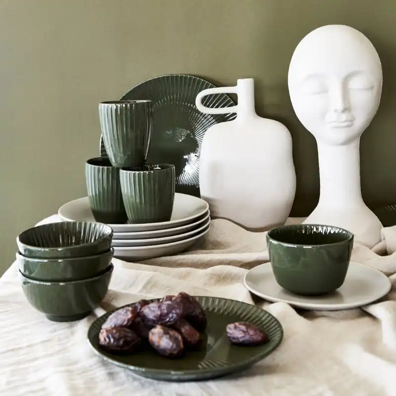 VTWonen Relievo Dark Green Dinnerware Set of 16