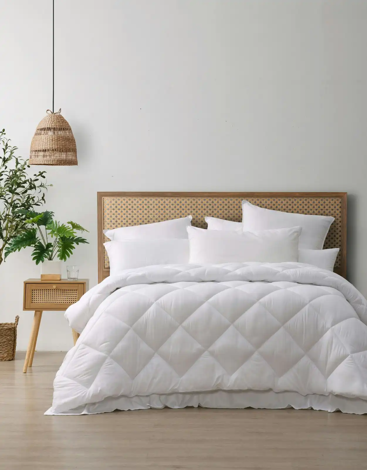 Sleepcare 700GSM Winterweight Microfibre Quilt Queen Bed