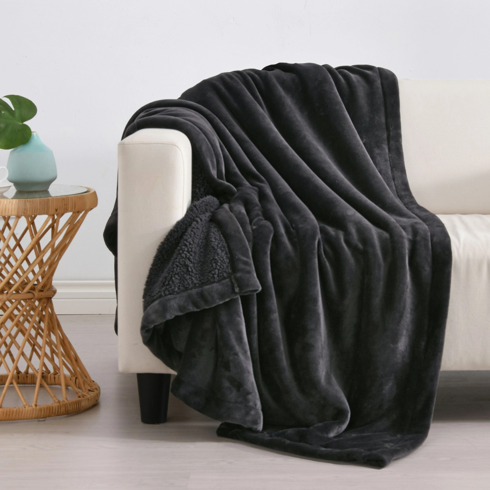 Serene Hudson Fleece and Sherpa Reverse Throw Blanket Charcoal 130x170cm