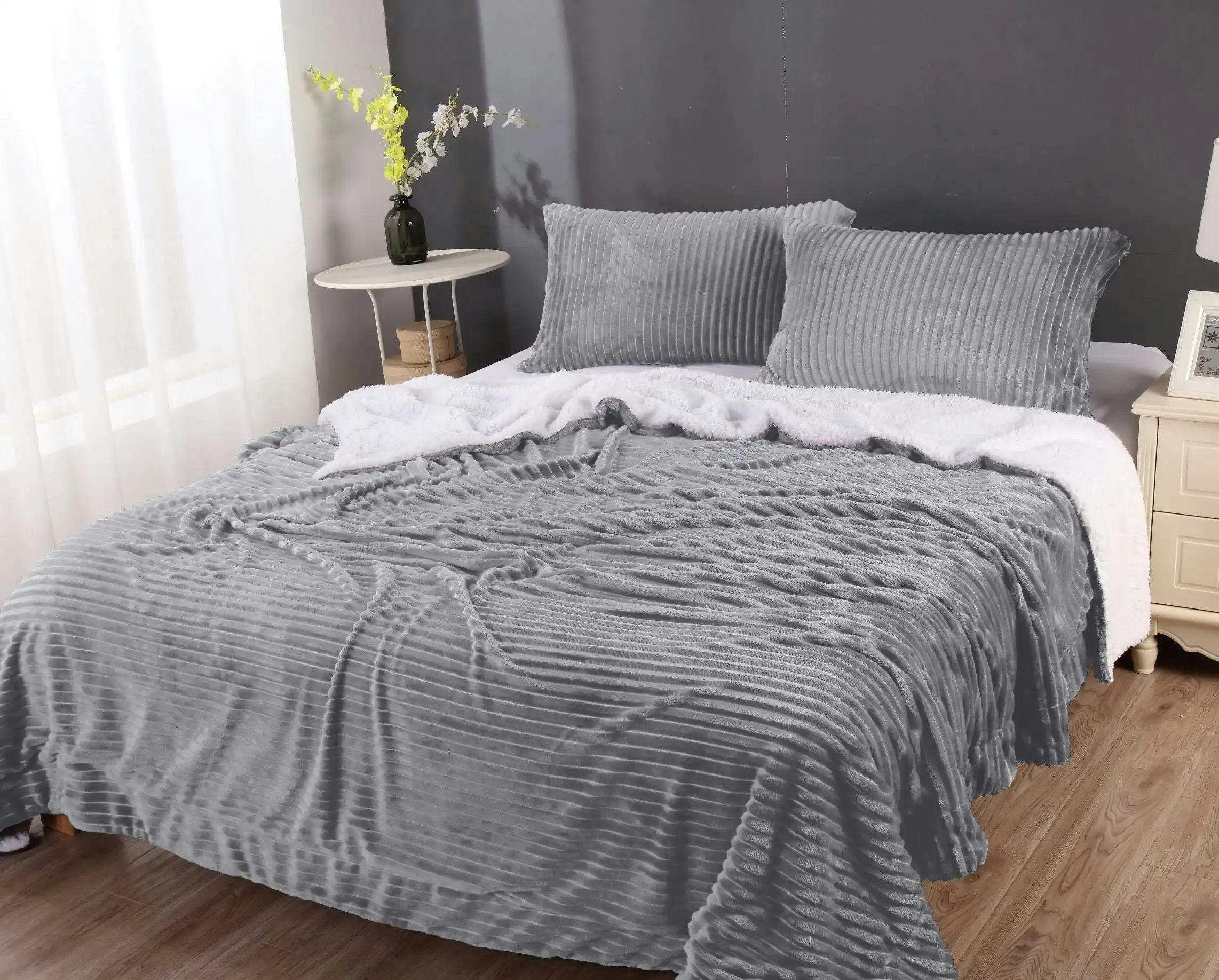 Abhomefashion Stripe Flannel Sherpa Blanket/comforter Set