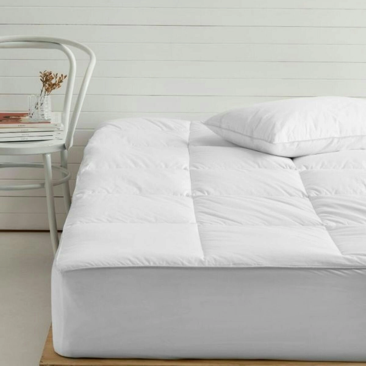 Linen House All-Seasons Queen Mattress Topper - 600 GSM