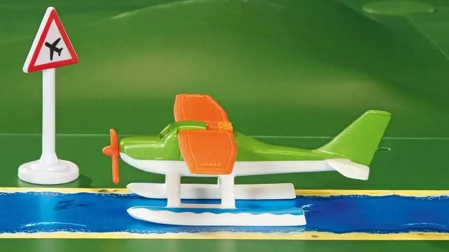 Siku - Seaplane With Air Traffic Sign And Simulated Waterway 1602