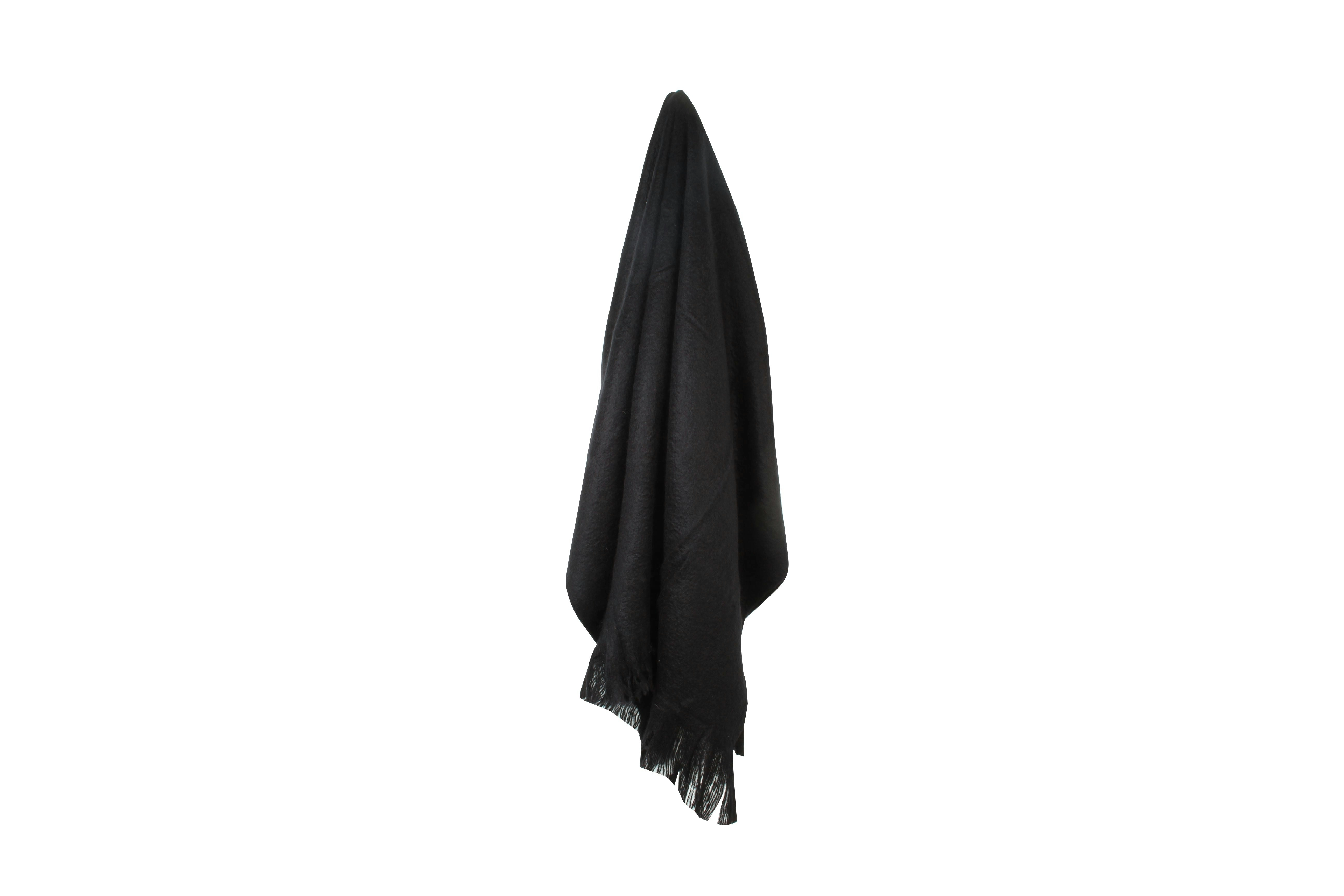 Maci Super Plush Throw Black