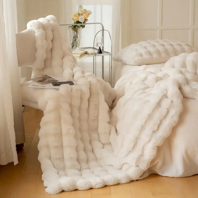 Super Soft Large Faux Fur Winter Blanket Throw Rug 200x230cm White