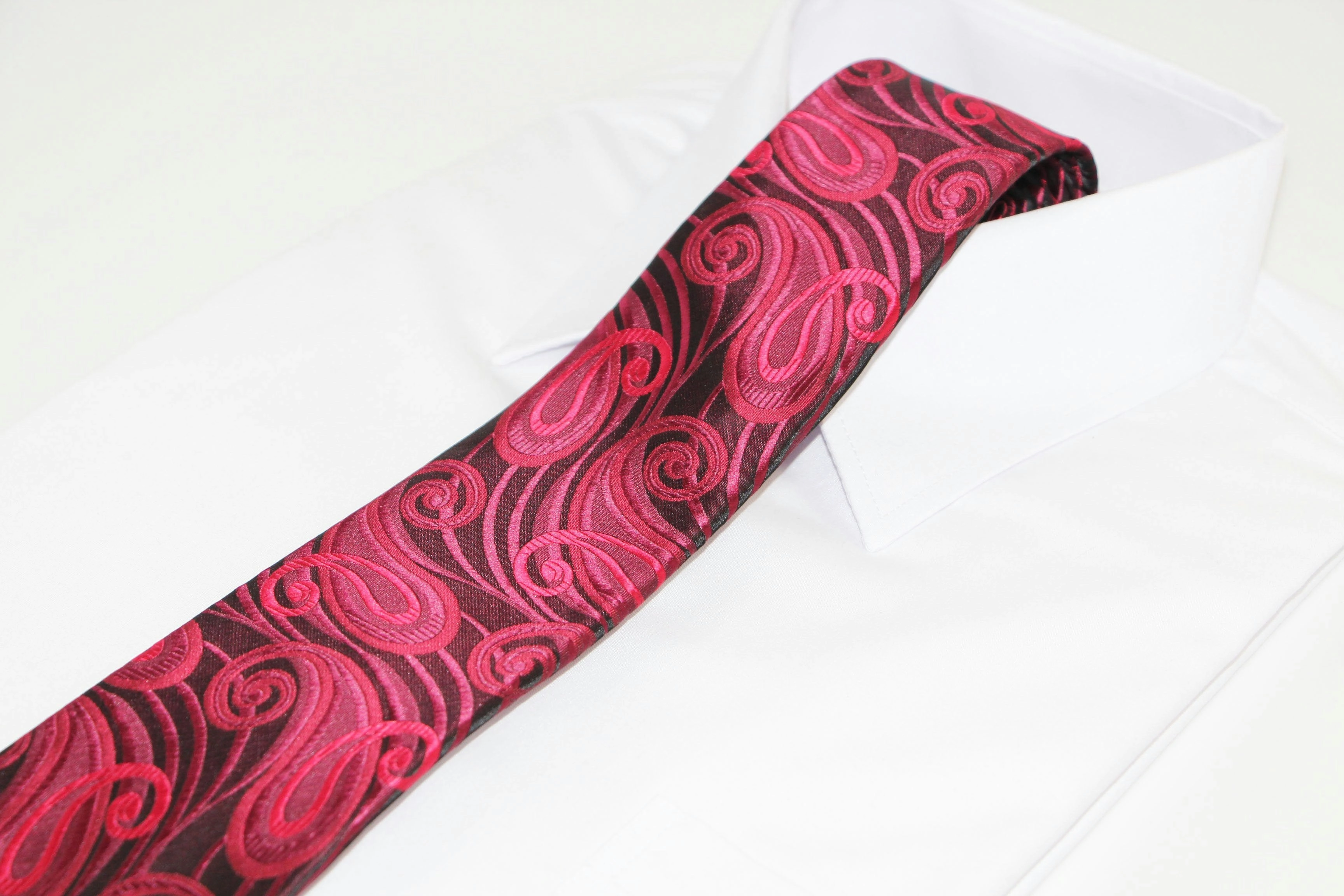 Mens Burgundy & Black Swirl Patterned 8cm Neck Tie