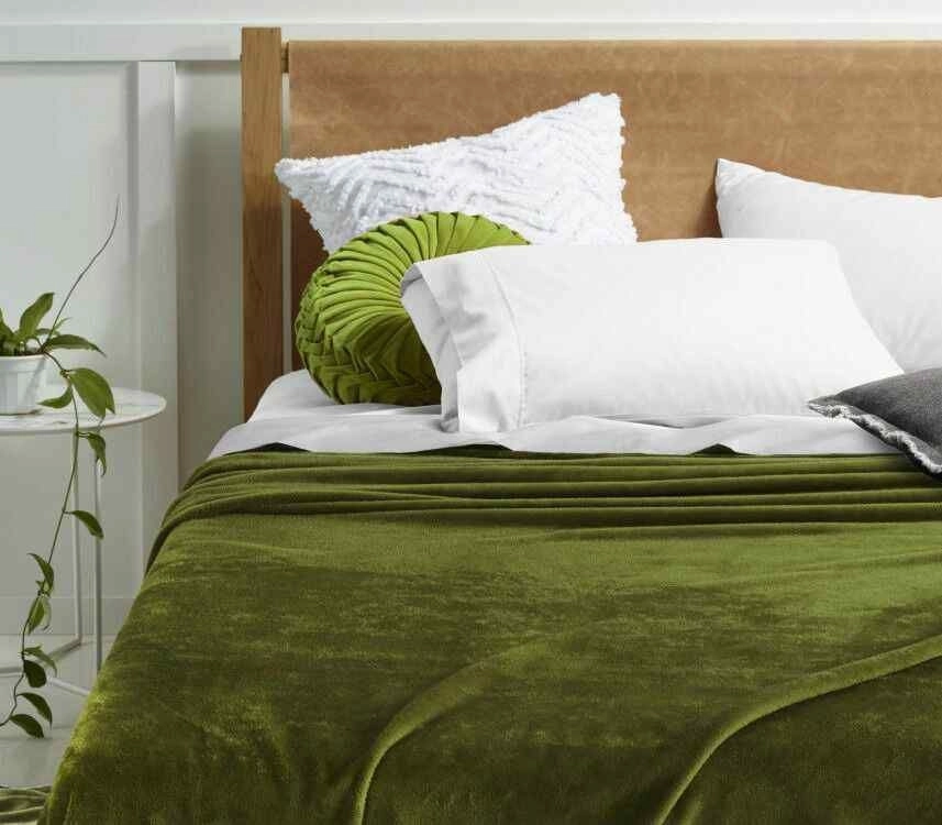 Super Soft Moss Green Blanket by Accessorize