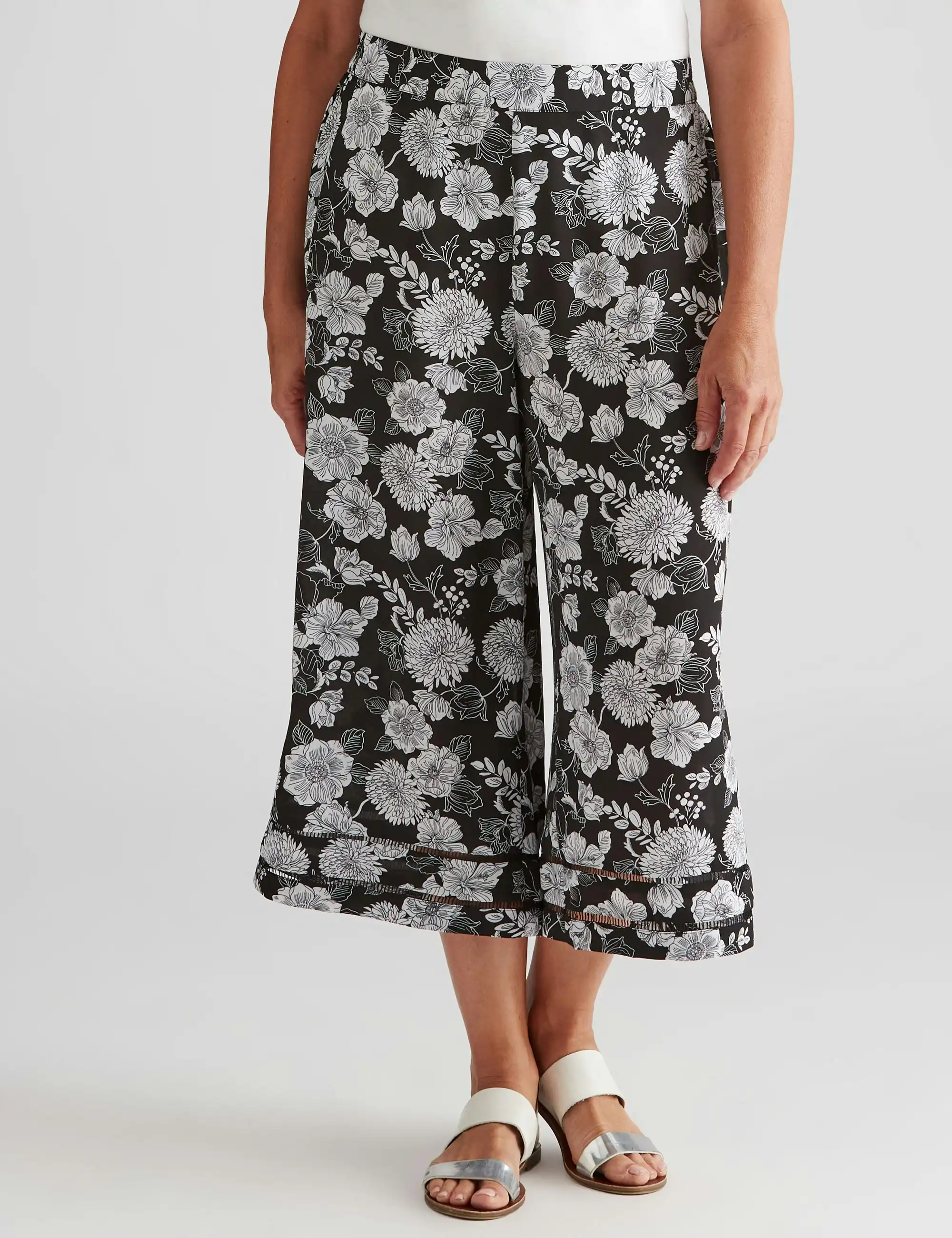 Millers Pull On Printed Crepe Culotte Bottom (Mono Floral)